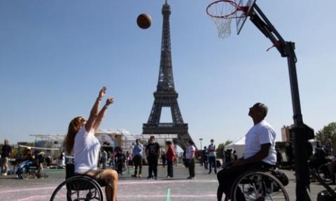 Paris 2024 : vers des JO accessibles, des asso inquiètes